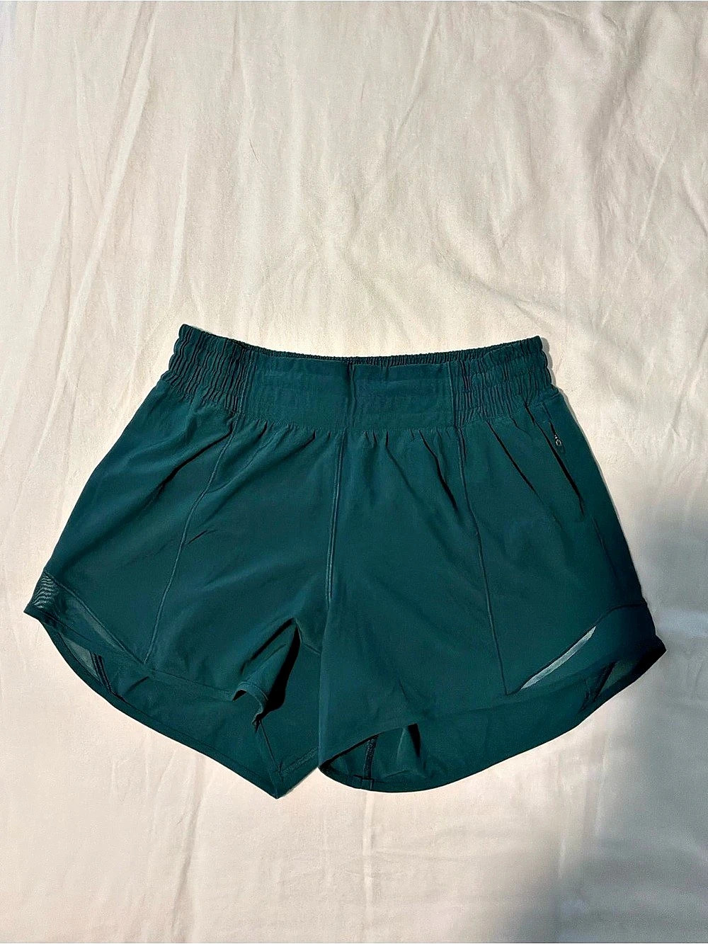 Lululemon Hotty Hot High-Rise Lined Short 4" Size 6 Like New